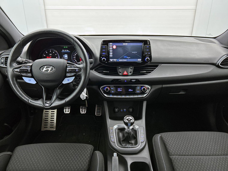 Vehicle Image 16