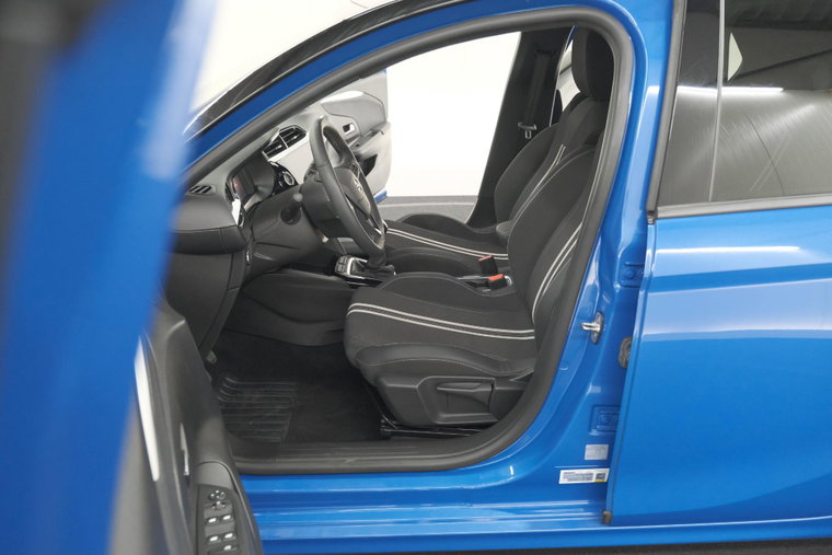 Vehicle Image 23