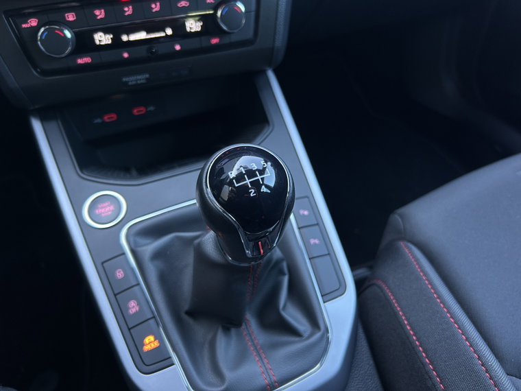 Vehicle Image 33