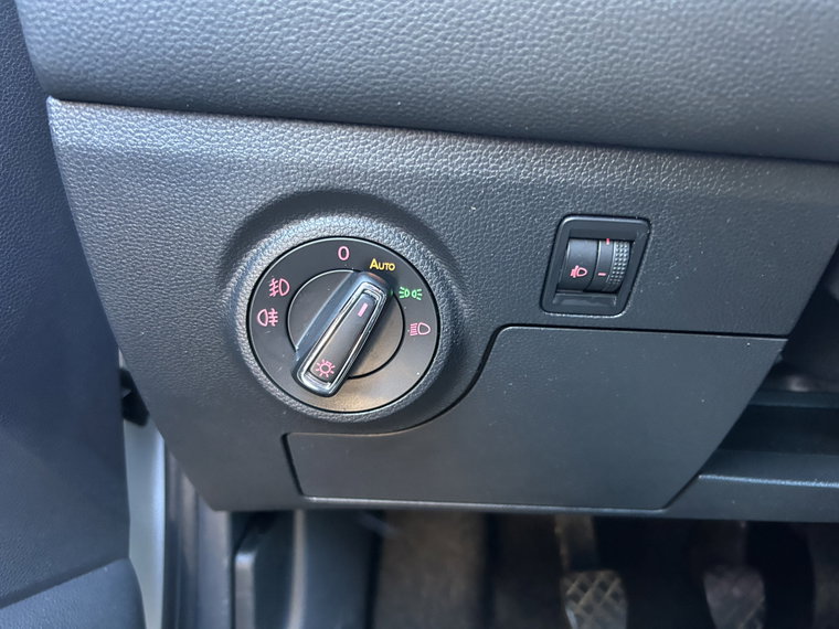 Vehicle Image 38