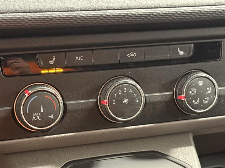 Vehicle Image 26