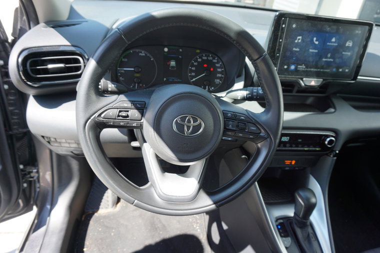 Vehicle Image 16