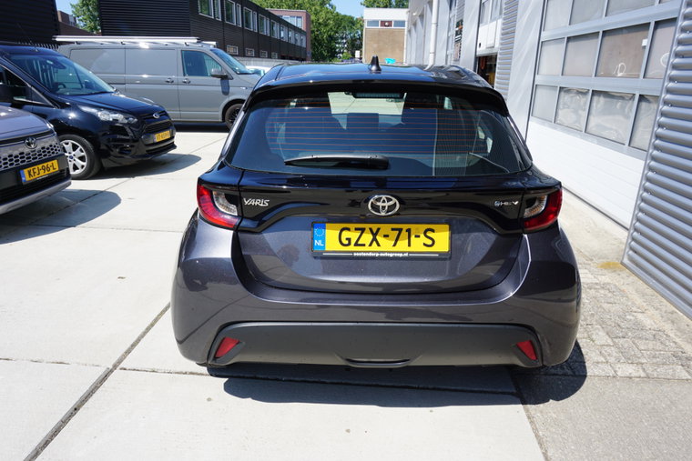 Vehicle Image 5
