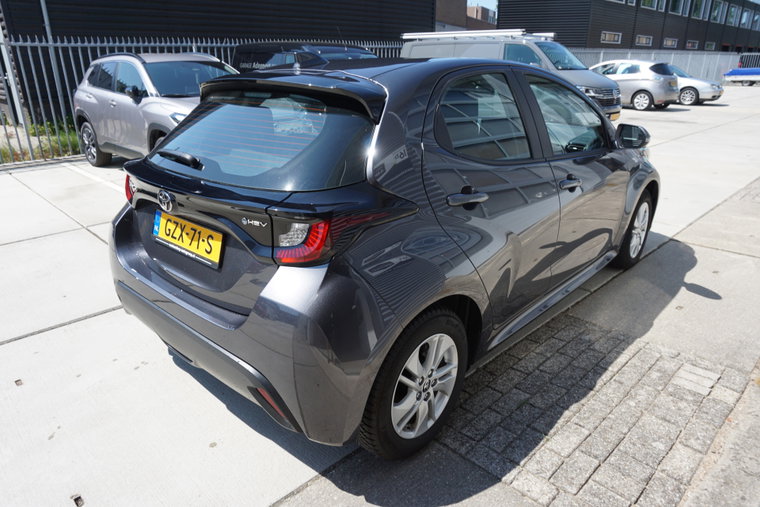 Vehicle Image 6