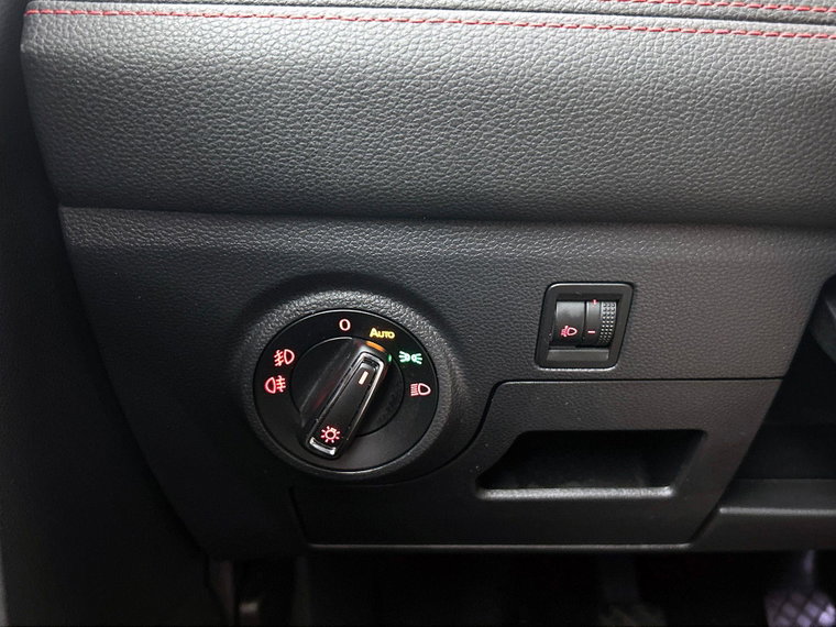 Vehicle Image 29