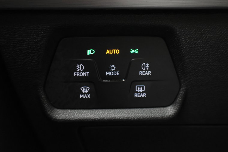 Vehicle Image 32
