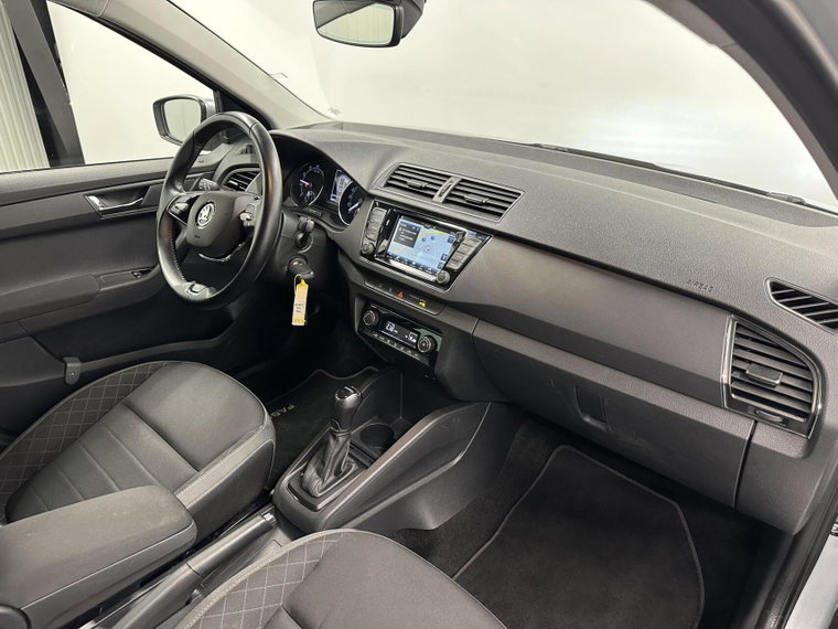 Vehicle Image 12