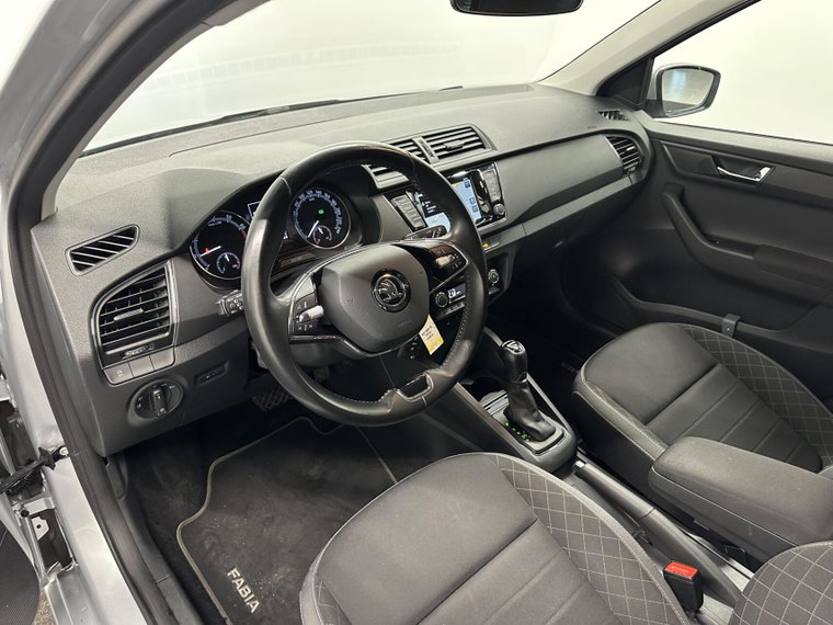 Vehicle Image 15
