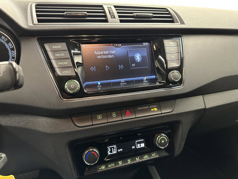 Vehicle Image 28