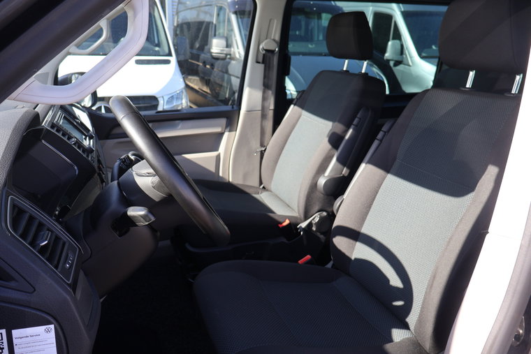 Vehicle Image 32