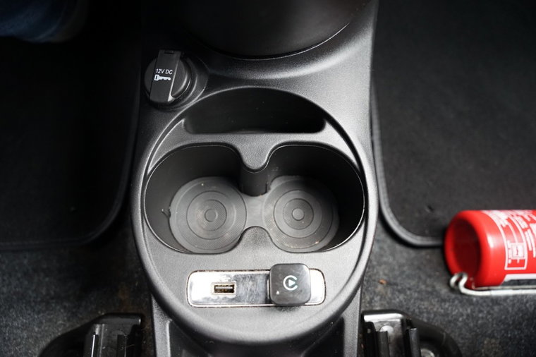 Vehicle Image 25