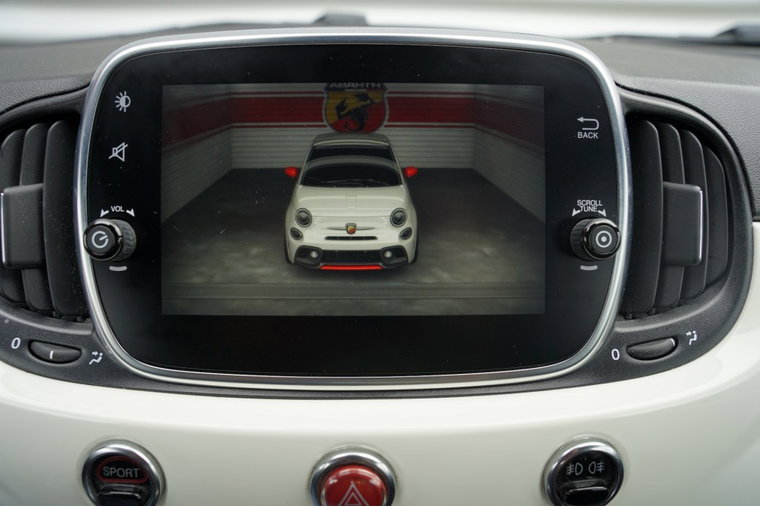 Vehicle Image 11