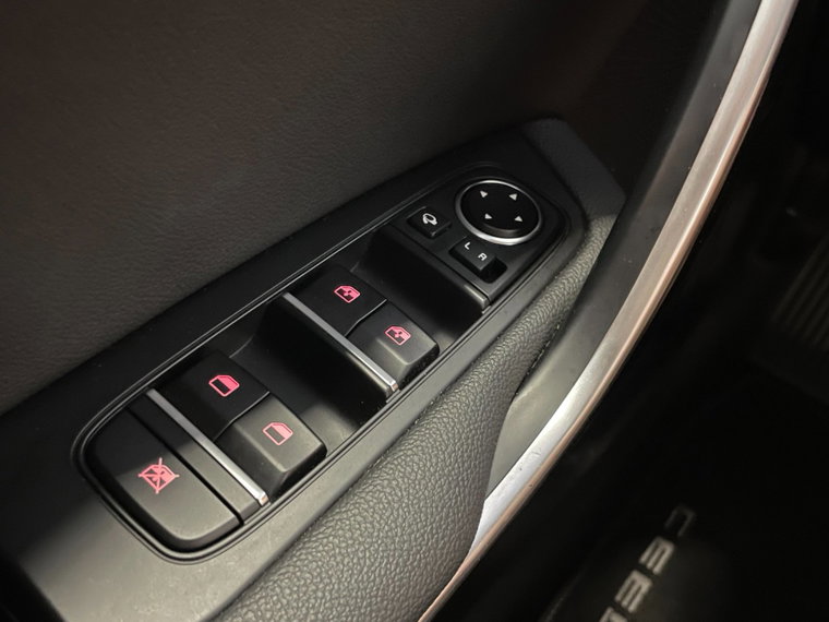 Vehicle Image 37