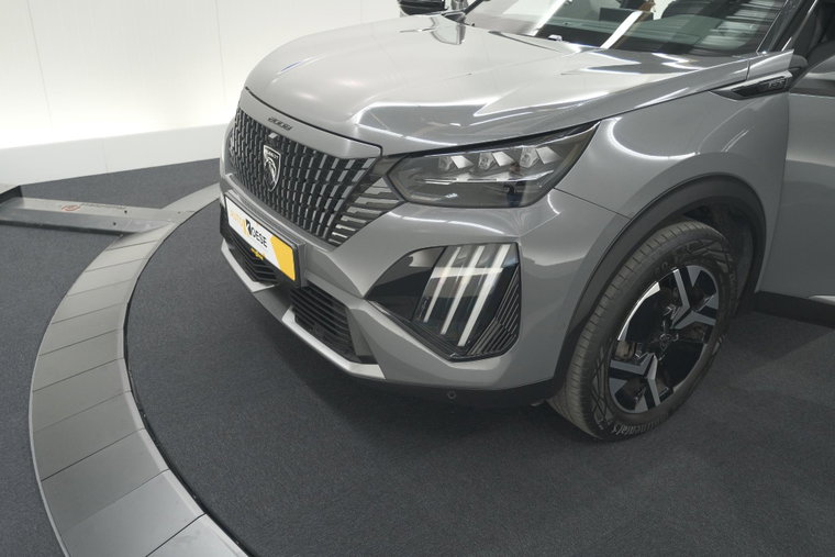 Vehicle Image 17