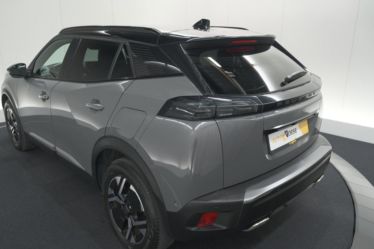 Vehicle Image 25