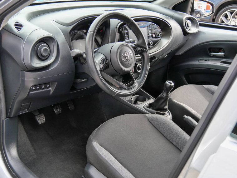 Vehicle Image 14