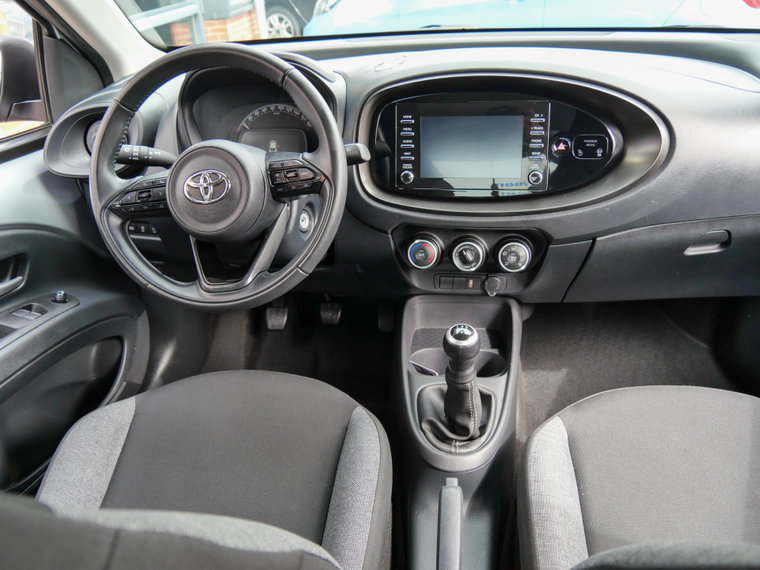 Vehicle Image 9