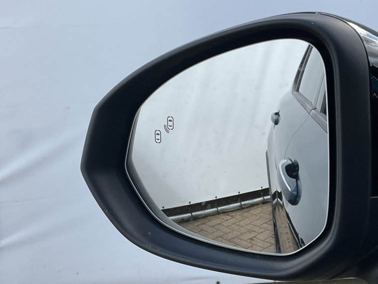 Vehicle Image 34