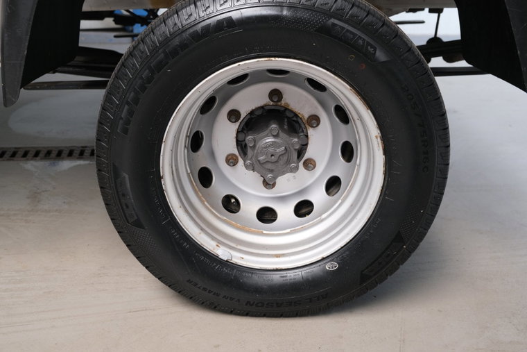 Vehicle Image 30