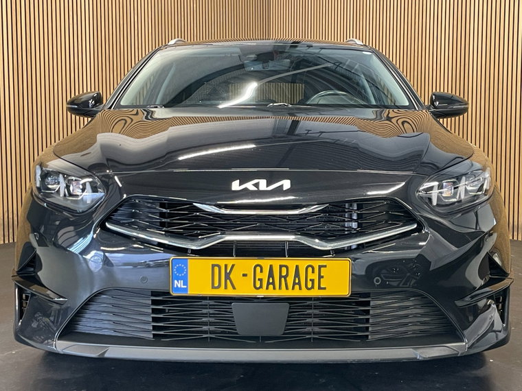 Vehicle Image 32