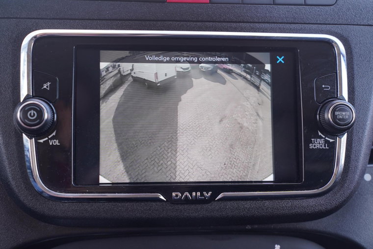 Vehicle Image 32