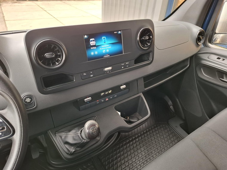 Vehicle Image 26