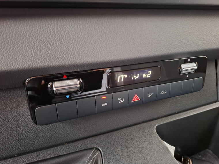 Vehicle Image 27