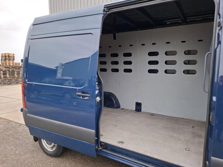 Vehicle Image 33