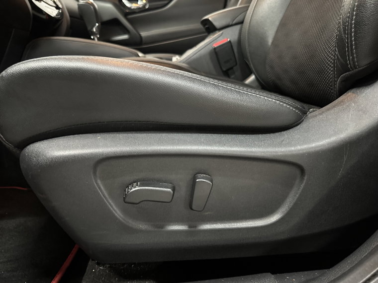 Vehicle Image 24