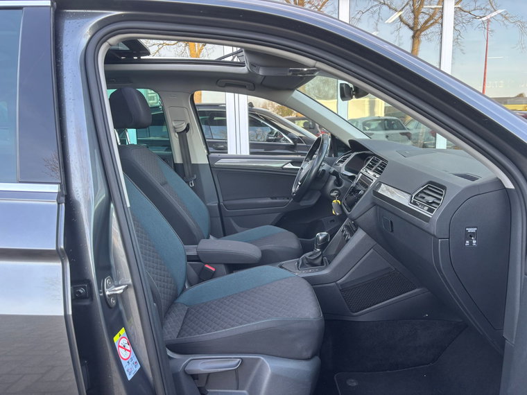 Vehicle Image 32