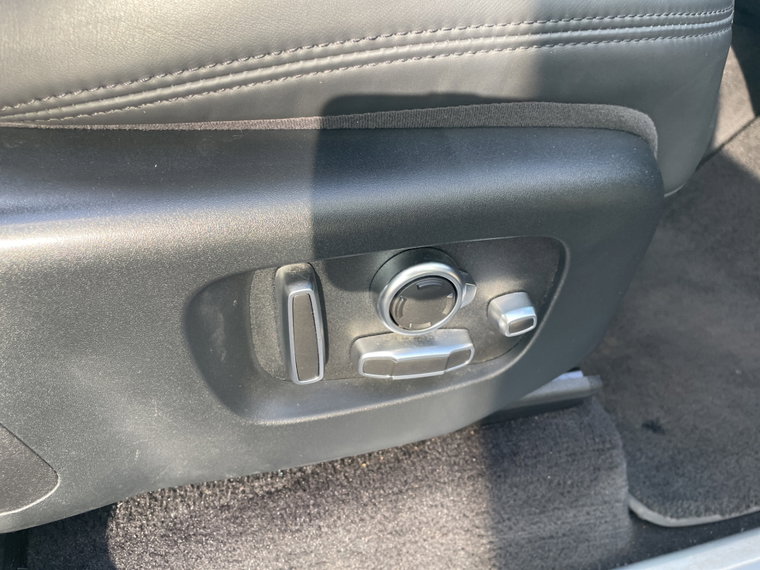 Vehicle Image 27