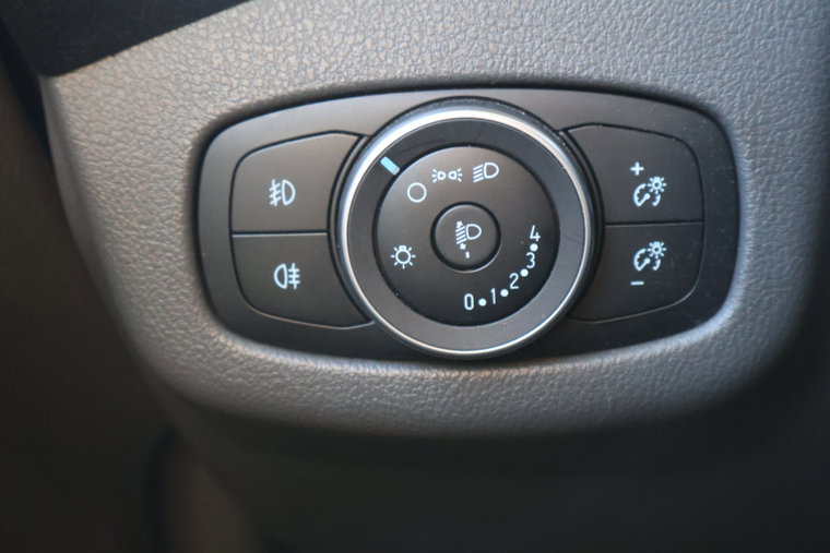 Vehicle Image 32