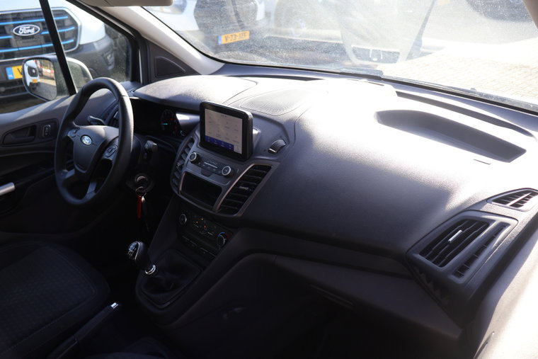 Vehicle Image 35