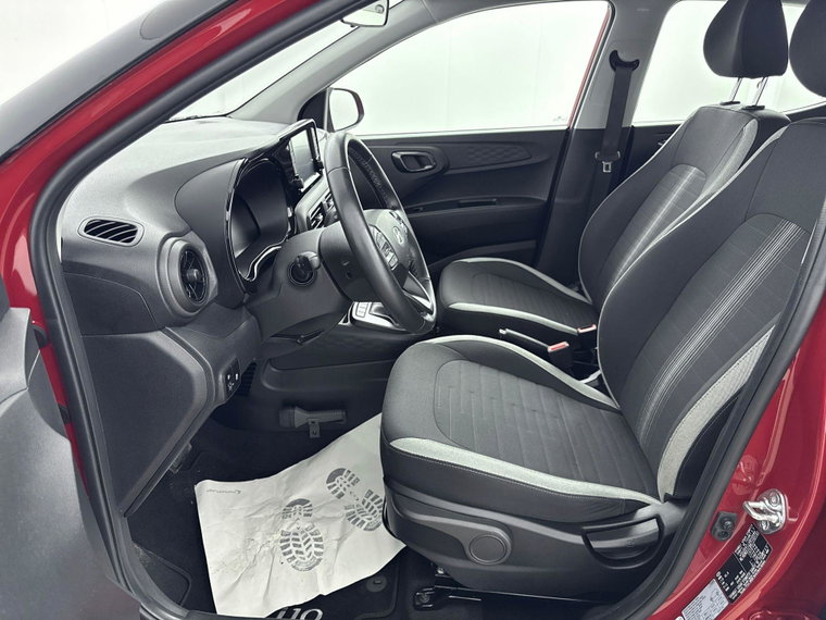 Vehicle Image 30