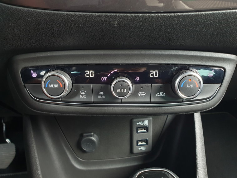 Vehicle Image 32