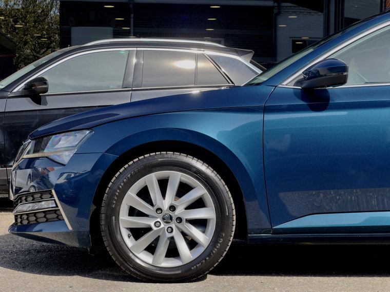 Vehicle Image 13