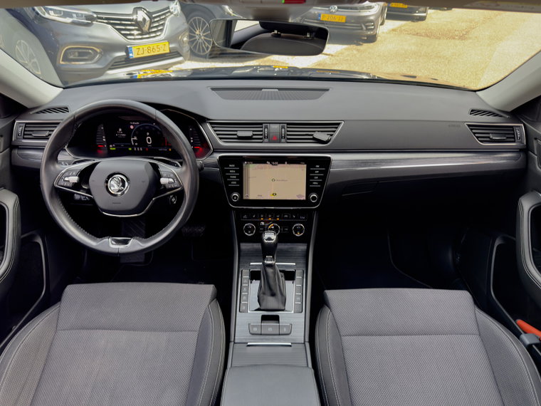 Vehicle Image 21