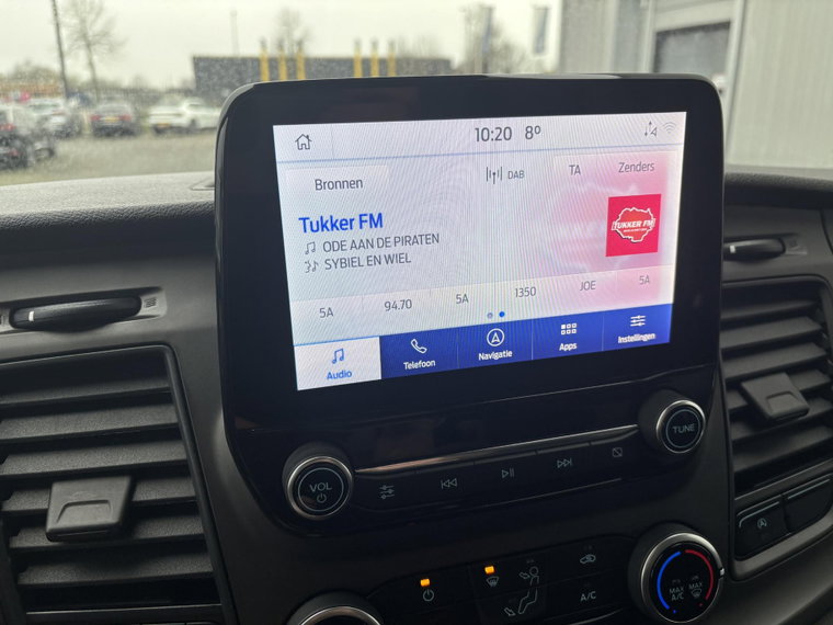 Vehicle Image 25