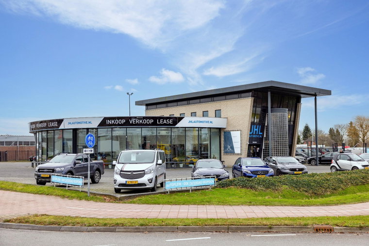 Vehicle Image 8