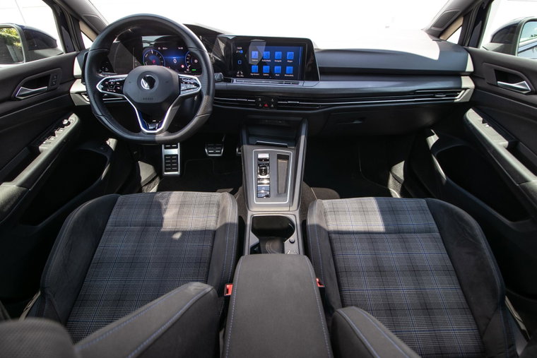Vehicle Image 16