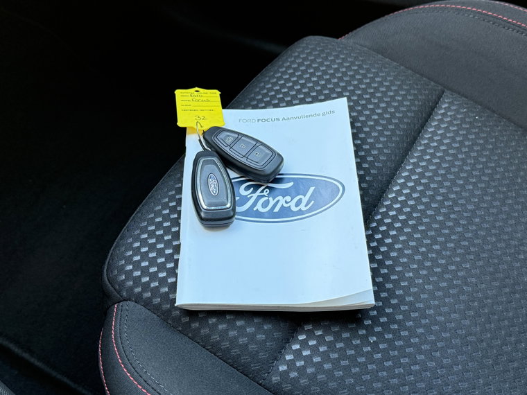 Vehicle Image 30