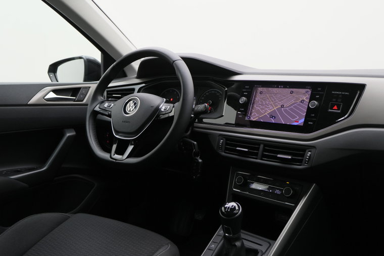 Vehicle Image 25