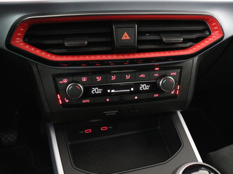 Vehicle Image 27