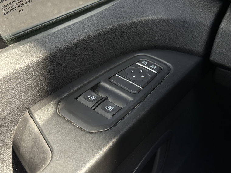 Vehicle Image 28