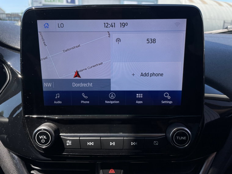 Vehicle Image 25