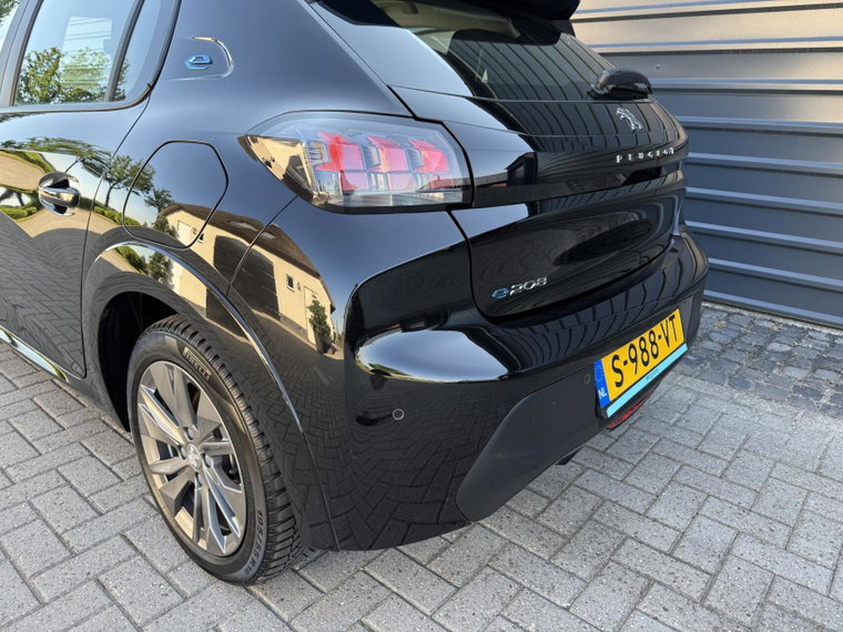 Vehicle Image 28