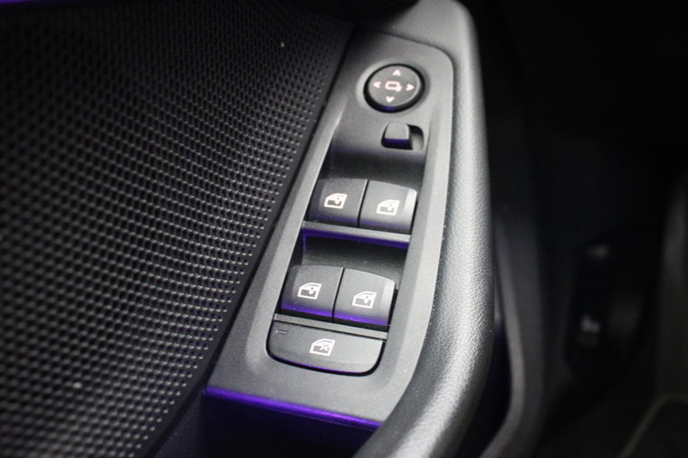 Vehicle Image 28
