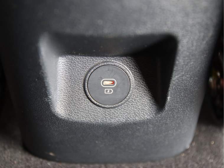 Vehicle Image 38