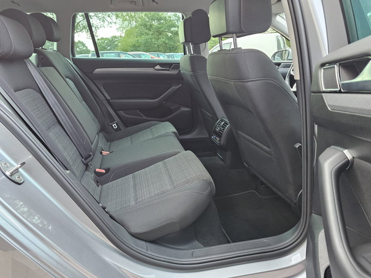 Vehicle Image 40
