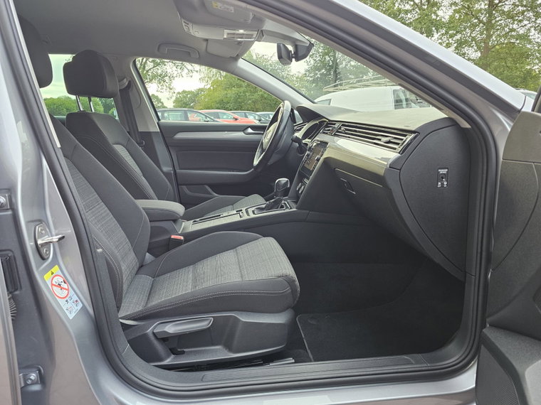 Vehicle Image 42